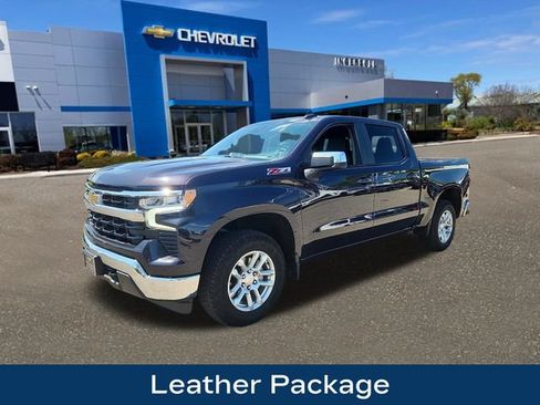 Used 2023 Chevrolet Silverado 1500 LT AWD/4WD image 3