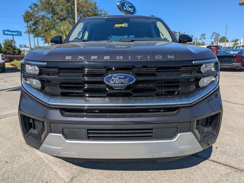 New 2025 Ford Expedition Platinum w/ Driver's Package image 9