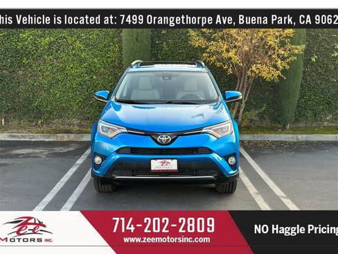 Used 2017 Toyota RAV4 Limited image 3
