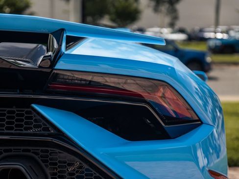 Used 2023 Lamborghini Huracan Tecnica RWD image 12