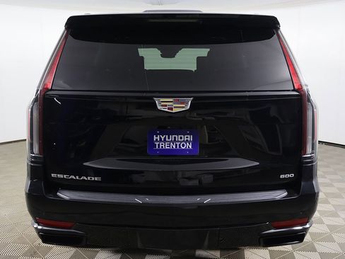 Used 2023 Cadillac Escalade Sport AWD/4WD image 18