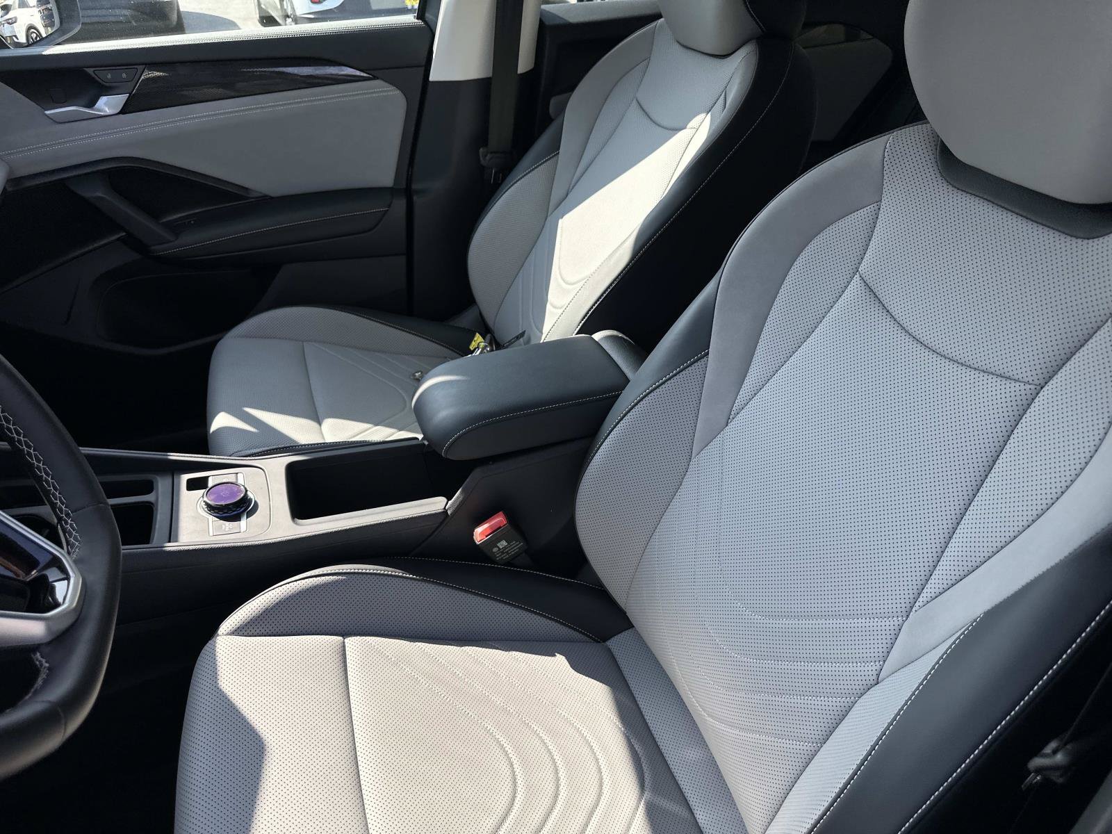 Certified 2026 Volkswagen Tiguan SE FWD image 22