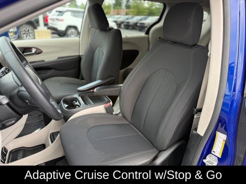 Used 2019 Chrysler Pacifica Touring Plus w/ Advanced Safetytec Group FWD image 10