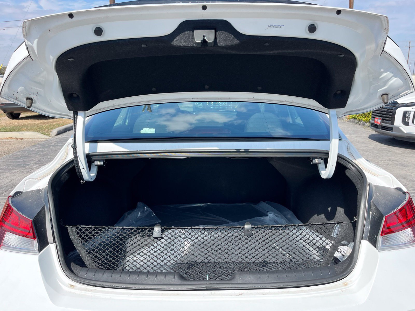 New 2025 Hyundai Elantra SEL FWD image 25
