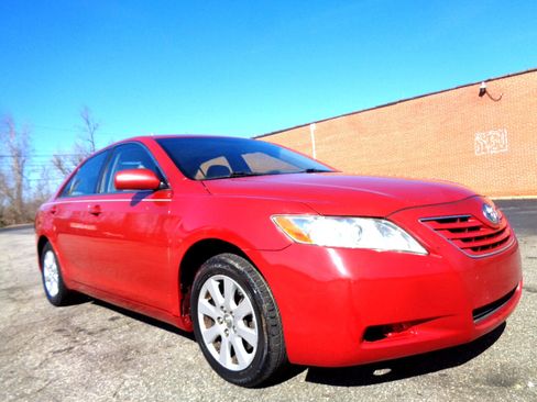 Used 2009 Toyota Camry XLE image 3