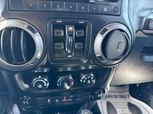 Used 2012 Jeep Wrangler Unlimited Sport AWD/4WD image 38