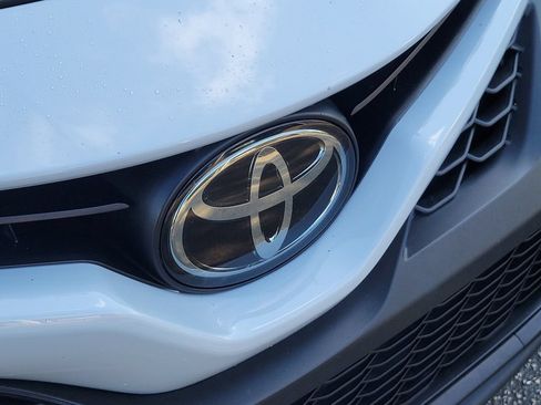 Used 2024 Toyota Camry SE FWD image 6