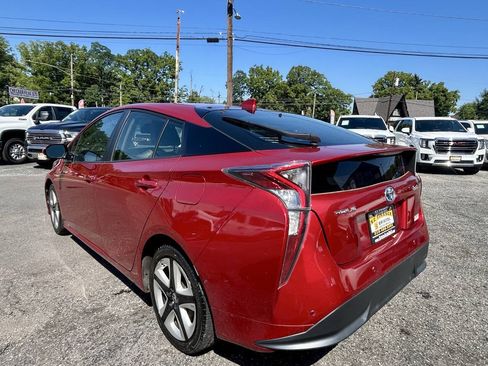 Used 2018 Toyota Prius Four Touring w/ Premium Convenience Package FWD image 3
