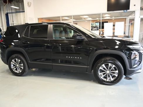 New 2026 Chevrolet Equinox LT w/ Convenience Package II FWD image 4