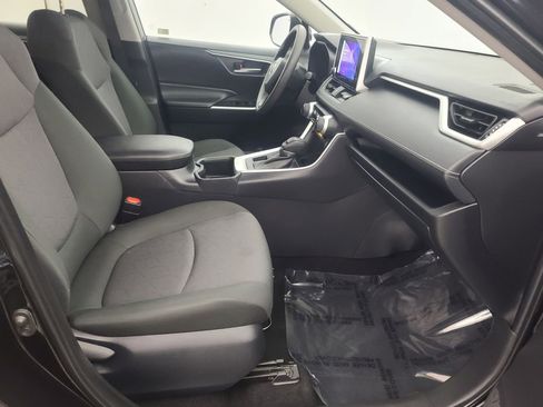 Used 2025 Toyota RAV4 XLE image 16