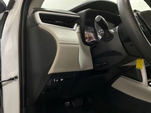 Used 2024 Toyota Corolla Cross L FWD image 32