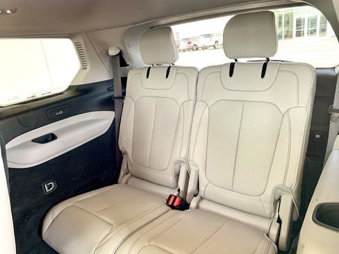 Used 2023 Jeep Grand Cherokee L Overland image 16