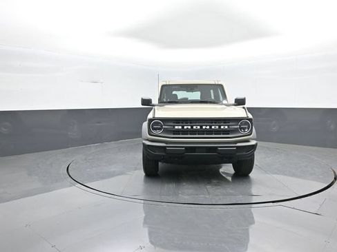 New 2026 Ford Bronco 2-Door AWD/4WD image 2