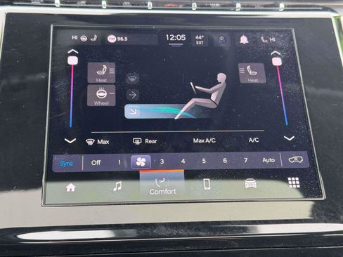 Used 2023 Jeep Grand Cherokee Laredo w/ Luxury Tech Group I image 25