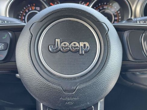 Used 2019 Jeep Wrangler Unlimited Sport S AWD/4WD image 22