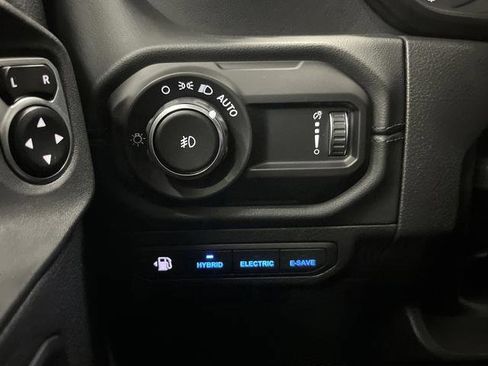 Used 2024 Jeep Wrangler High Altitude image 24