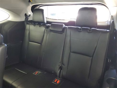 Used 2021 Toyota Highlander XLE image 14