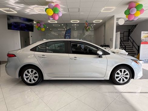 Used 2025 Toyota Corolla LE image 5