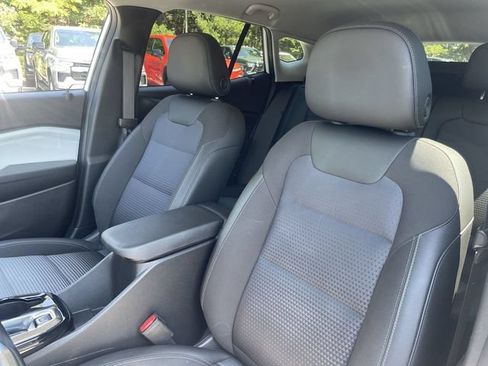 Used 2024 Chevrolet Trax LT w/ Driver Confidence Package FWD image 11