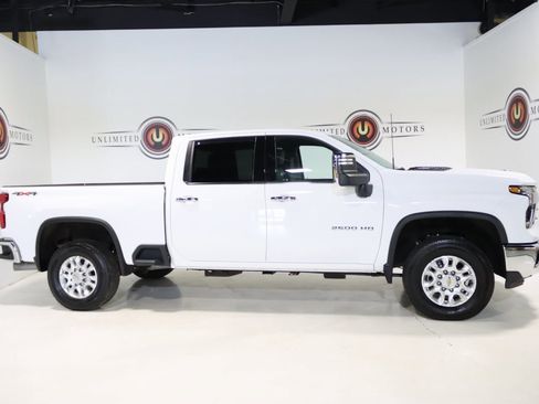 Used 2024 Chevrolet Silverado 2500 LTZ image 29