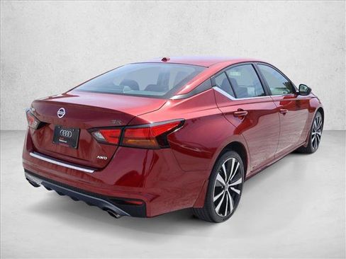 Used 2022 Nissan Altima 2.5 SR AWD/4WD image 5