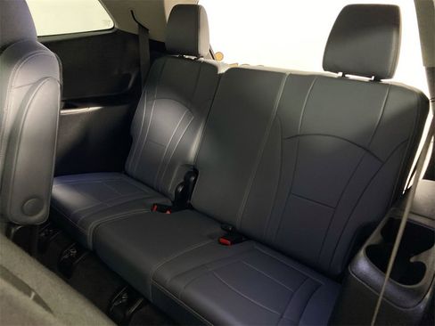 Used 2021 Buick Enclave Premium w/ Surround and Sites Package image 22