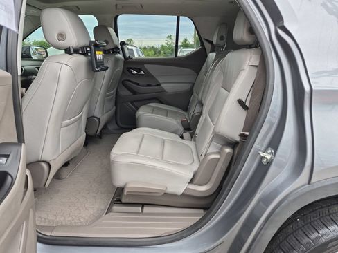 Used 2018 Chevrolet Traverse LT FWD image 23