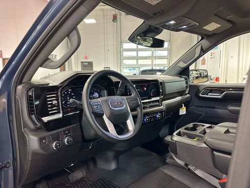 Used 2025 GMC Sierra 1500 Elevation image 15