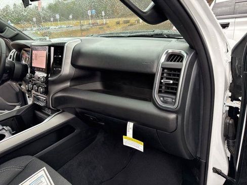 New 2026 RAM 1500 Express AWD/4WD image 39