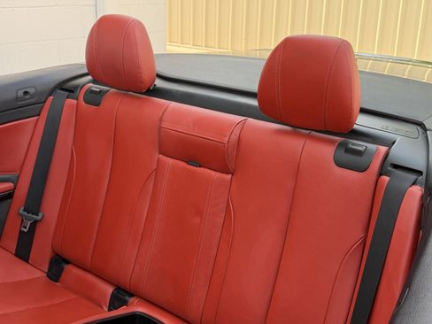 Used 2015 BMW M4 Convertible RWD image 21