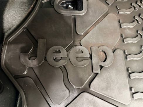 Used 2014 Jeep Wrangler Unlimited Sahara w/ Max Tow Package AWD/4WD image 26