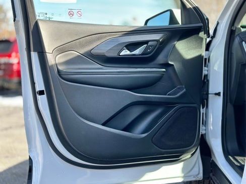 Used 2024 GMC Terrain SLE image 10