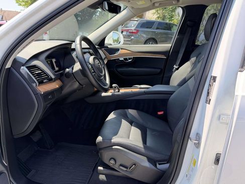 Used 2025 Volvo XC90 B5 Plus w/ Protection Package Premier AWD/4WD image 16