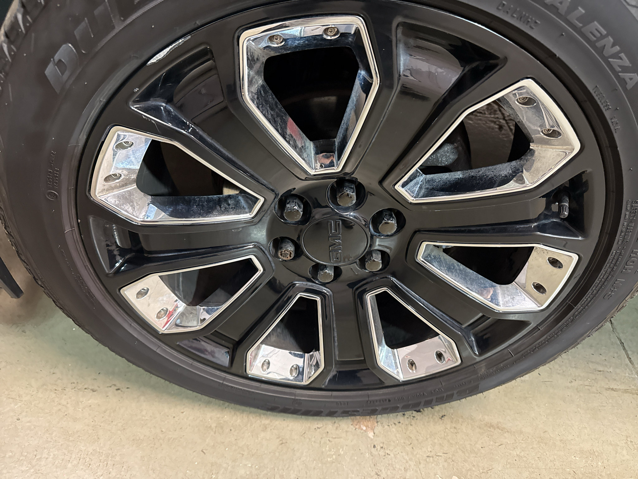Used 2018 GMC Yukon Denali w/ Denali Ultimate Package AWD/4WD image 30