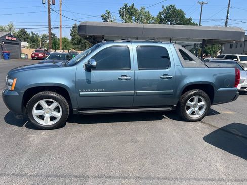 Used 2008 Chevrolet Avalanche LTZ w/ LTZ Preferred Equipment Group AWD/4WD image 4