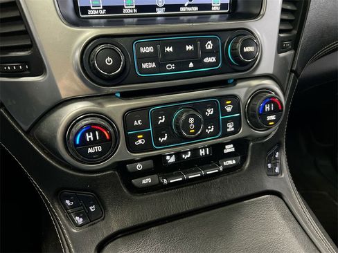 Used 2016 Chevrolet Suburban LTZ image 16