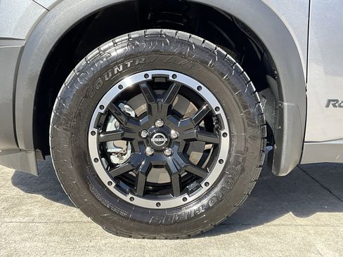 Used 2025 Nissan Pathfinder Rock Creek image 7