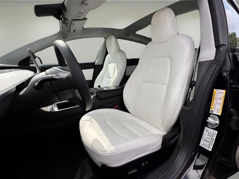 Used 2021 Tesla Model 3 Standard Range Plus RWD image 6