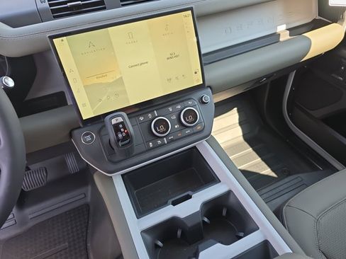 New 2026 Land Rover Defender 110 S AWD/4WD image 20