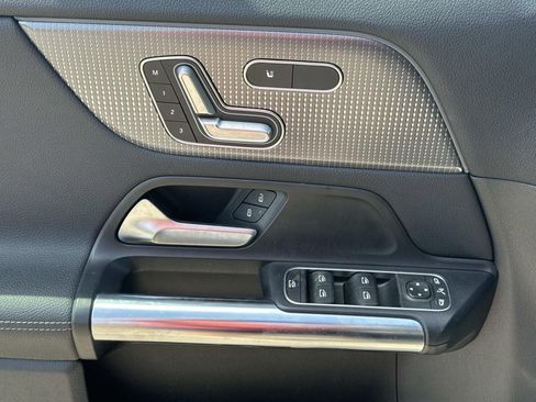 Used 2022 Mercedes-Benz GLA 250 w/ Premium Package Lite image 20
