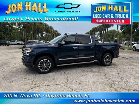 Used 2023 Chevrolet Silverado 1500 High Country w/ Technology Package AWD/4WD image 3