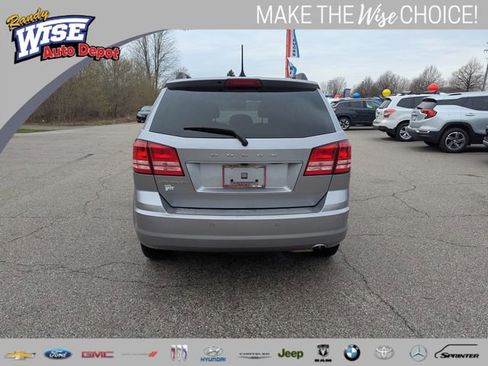 Used 2020 Dodge Journey SE w/ SE Popular Equipment Group FWD image 4