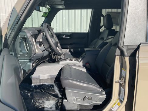 New 2025 Ford Bronco Outer Banks w/ Sasquatch Package image 8