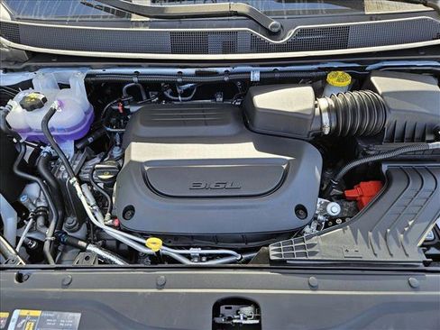 New 2025 Chrysler Voyager LX image 16