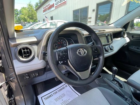 Used 2013 Toyota RAV4 LE AWD/4WD image 12