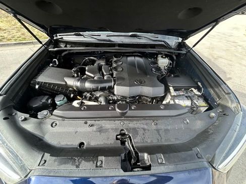 Used 2018 Toyota 4Runner Limited image 34