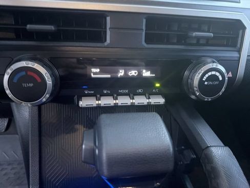 Certified 2025 Toyota 4Runner SR5 AWD/4WD image 22