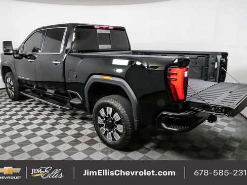 Used 2025 GMC Sierra 2500 Denali image 32