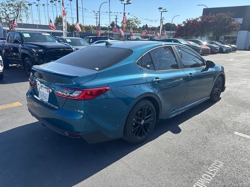 Used 2025 Toyota Camry SE w/ Multimedia Upgrade Package FWD image 4