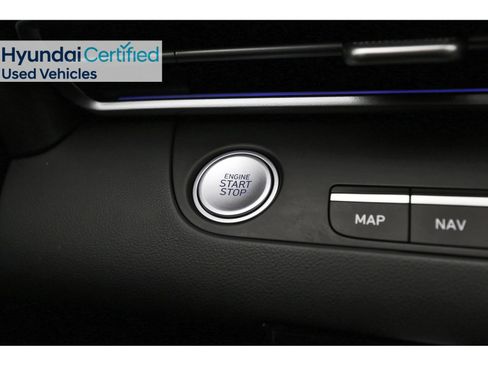 Certified 2025 Hyundai Elantra SEL image 30